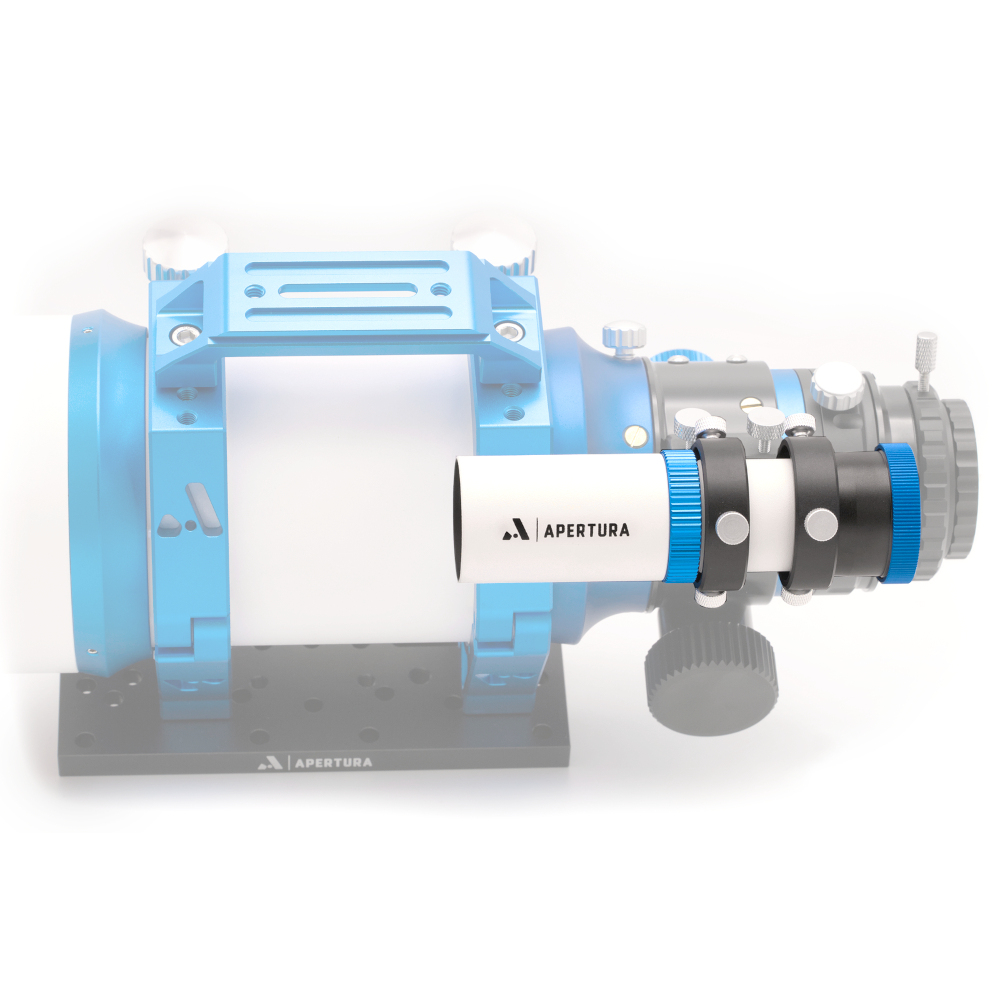 {{Apertura 32mm Guide Scope - pictured attached to telescope }}