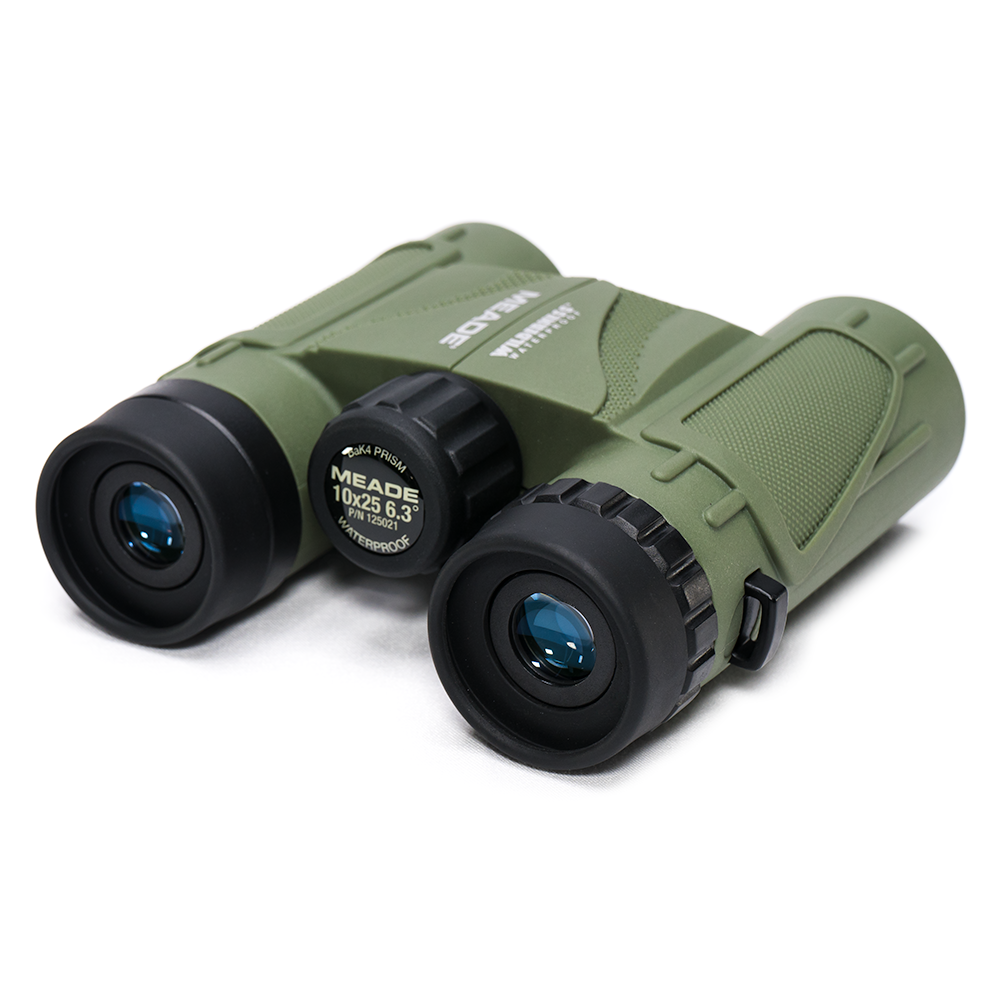 Meade Wilderness Series Binoculars right hero image